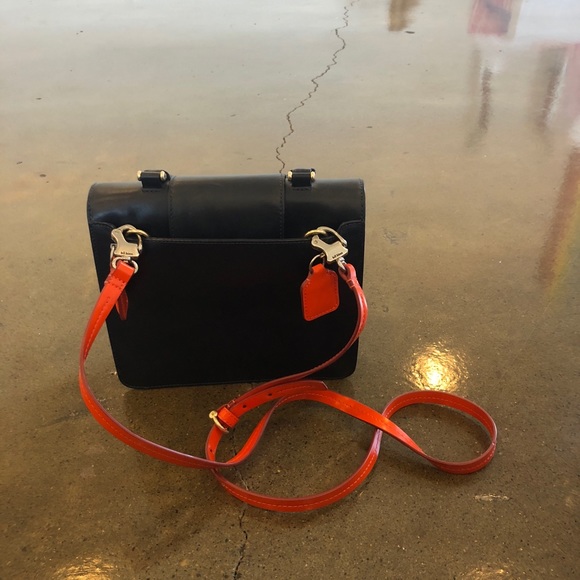 Bill Blass Bag - Picture 4 of 8